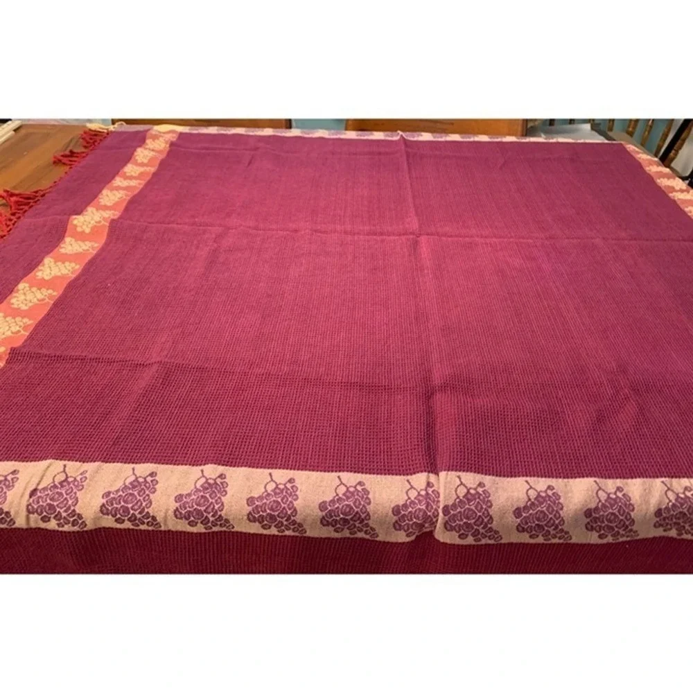 Primitive Artisan Inc 100% Cotton Boho VTG Purple & Red Grape Motif Woven Tablec